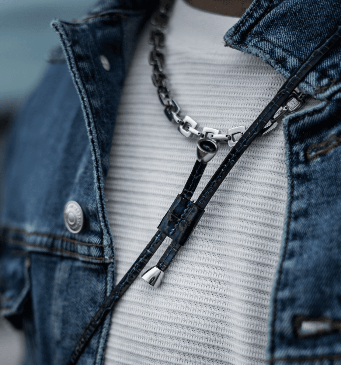iPhone 11 Pro Max Lederhülle mit Necklace MILANO-Design Blau - GOLDBLACKpremium
