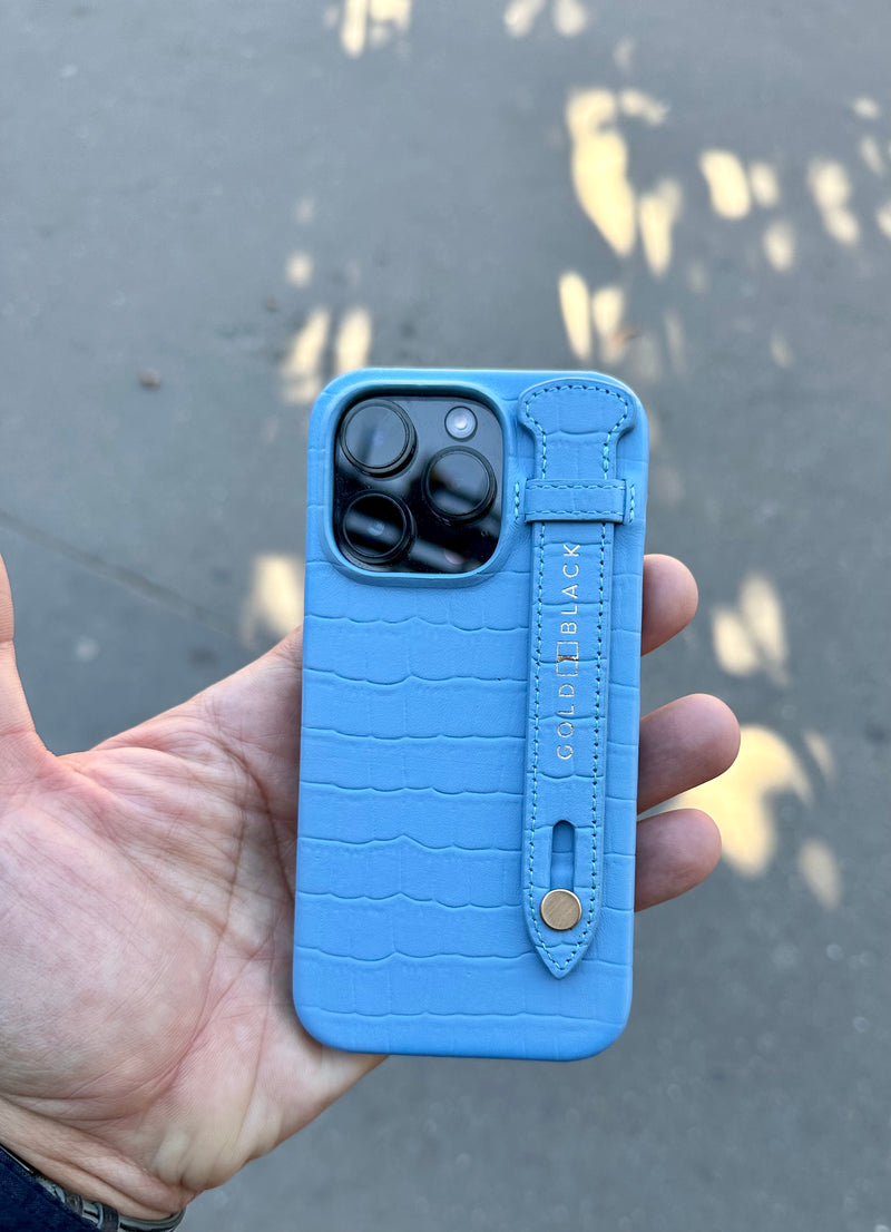 iPhone 14 Pro Slim Lederhülle Kroko-Prägung Pastel Blau mit Fingerschlaufe 