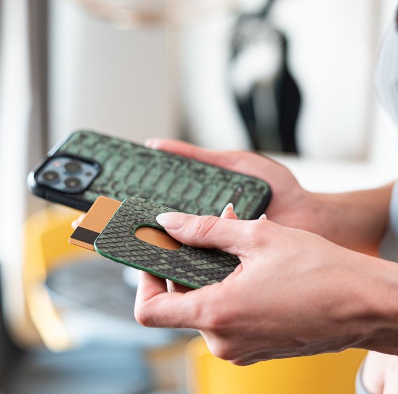 iPhone MagSafe Wallet Pythonleder Grün - GOLDBLACKpremium